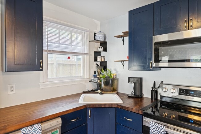 2411 Alabama Ave in Savannah, GA - Building Photo - Building Photo