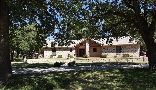 property at 1204 W David Ave