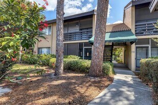 5669 Ashton Lake Dr in Sarasota, FL - Building Photo