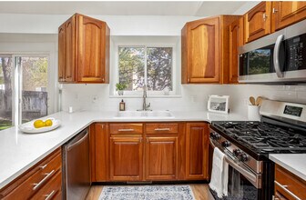 763 W Windflower Ln in Sandy, UT - Foto de edificio - Building Photo