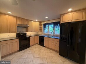 118 Spring House Rd in Cherry Hill Township, NJ - Building Photo - Building Photo