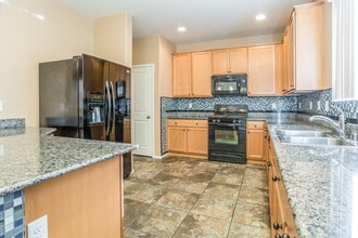 7914 Port Charles Ct in Las Vegas, NV - Building Photo - Building Photo