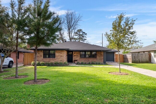 property at 2223 Hialeah Dr