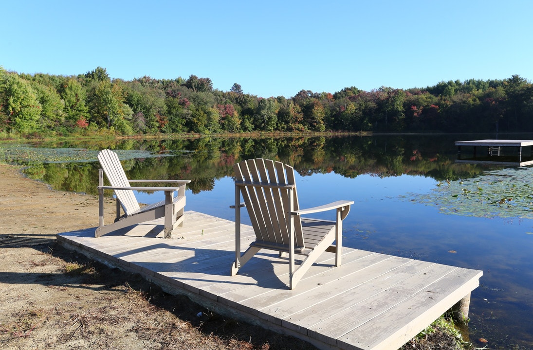 Foxtail Glen on White Pond in Akron, OH - Foto de edificio