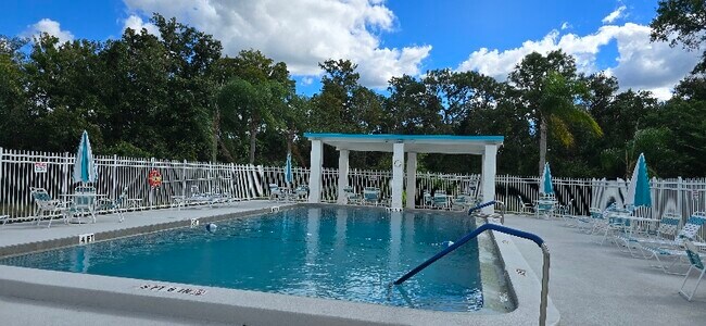 4225 San Rafael Ave in New Port Richey, FL - Foto de edificio - Building Photo