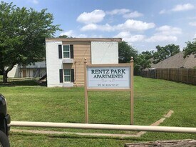 312 W Rentz St in Weatherford, TX - Building Photo