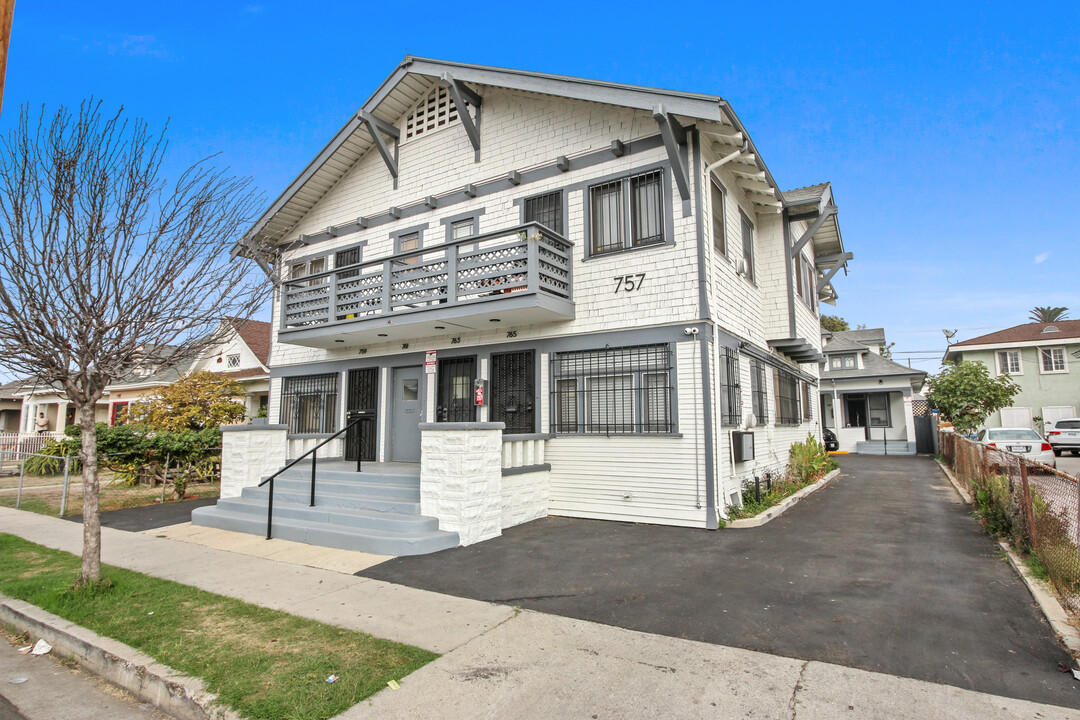 757 E 21st St in Los Angeles, CA - Building Photo