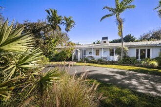 7290 SW 77th Terrace in Miami, FL - Building Photo - Building Photo