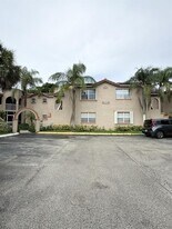 8886 SW 3rd St in Pembroke Pines, FL - Building Photo