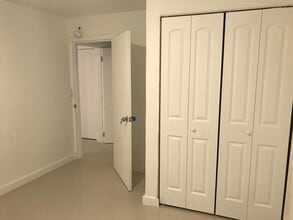 414 NW 53rd St, Unit 2 in Miami, FL - Building Photo - Building Photo
