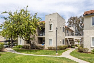 Jade Coast Condominium in San Diego, CA - Building Photo - Building Photo