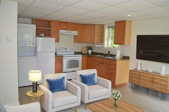 43 Norton Dr in East Northport, NY - Building Photo - Building Photo