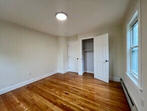 6 Bromfield St, Unit 2 in Quincy, MA - Foto de edificio - Building Photo