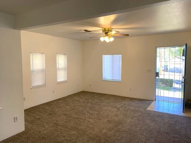 2214 Waldon St in Redding, CA - Building Photo - Building Photo