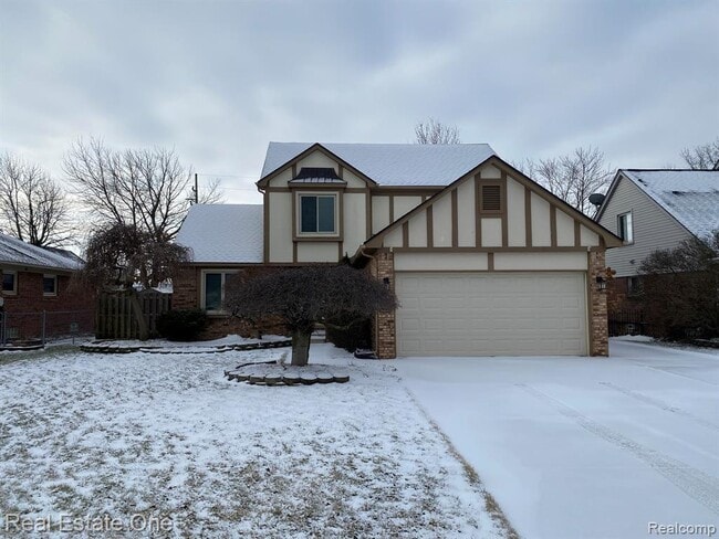 28772 Wales Dr in New Baltimore, MI - Building Photo - Building Photo