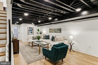 732 Harry St in Conshohocken, PA - Foto de edificio - Building Photo