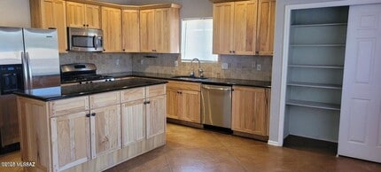 6987 W Sauceda Dr in Tucson, AZ - Building Photo - Building Photo