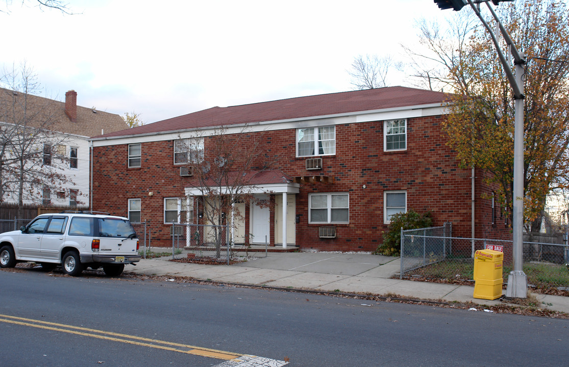 337 Madison Ave in Paterson, NJ - Building Photo