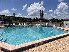 1000 Manatee Rd in Naples, FL - Building Photo - Building Photo