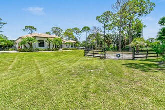 3251 SW Holly Ln in Palm City, FL - Building Photo - Building Photo