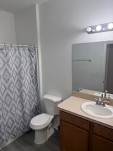 4106 Winding Vine Dr in Lakeland, FL - Foto de edificio - Building Photo