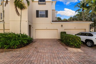 2864 Tiburon Blvd E in Naples, FL - Building Photo - Building Photo