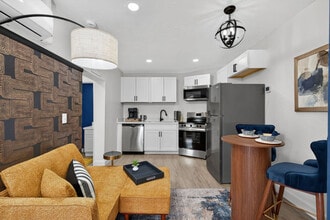 1311 N 14th St in Phoenix, AZ - Foto de edificio - Building Photo