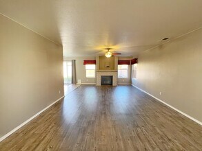 10504 Woodquail Dr NW in Albuquerque, NM - Building Photo - Building Photo
