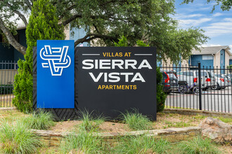 Villas at Sierra Vista in Fort Worth, TX - Foto de edificio - Building Photo