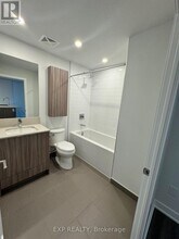 4130 Parkside Village Dr in Mississauga, ON - Building Photo - Building Photo