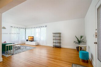 10081 W Bay Harbor Dr in Bay Harbor Islands, FL - Building Photo - Building Photo