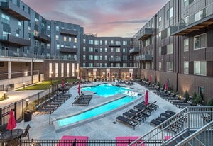 Vivere Apartments in La Vista, NE - Building Photo