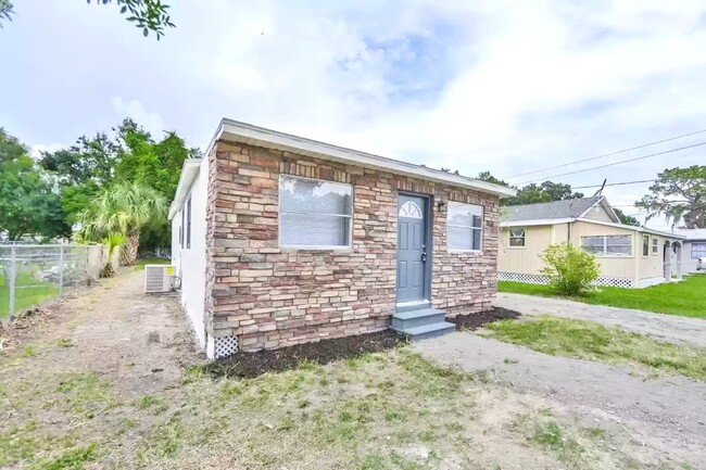 property at 2203 Cochran St