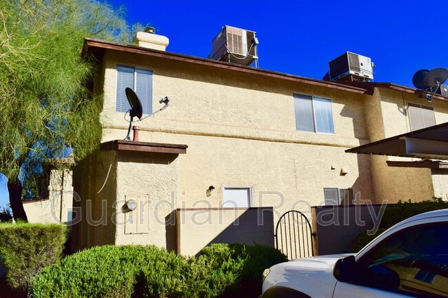 549 Kristin Ln in Henderson, NV - Building Photo - Building Photo