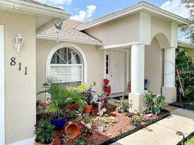 811 Del Prado Dr