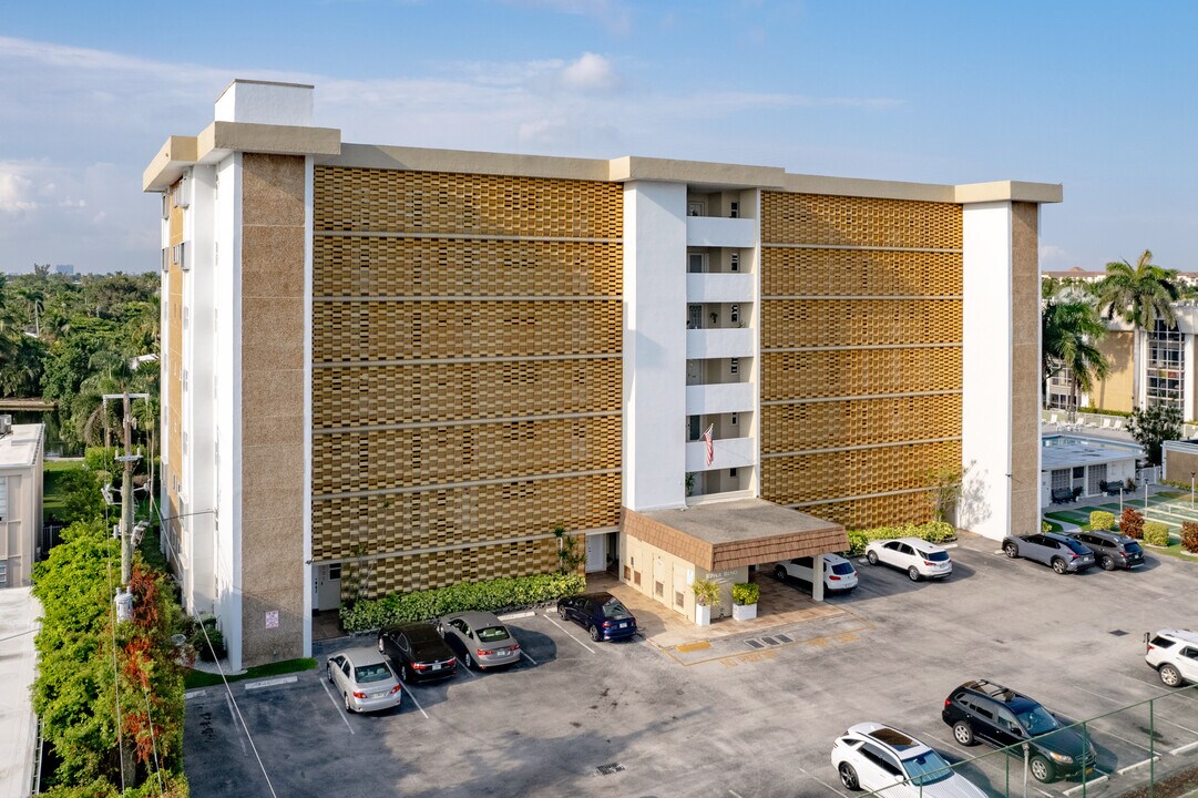 River Bend in Oakland Park, FL - Foto de edificio