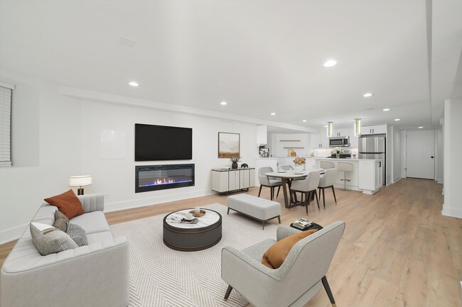 2613 N Fairfield Ave, Unit G