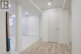 80 Laurendale Ave in Hamilton, ON - Building Photo - Building Photo