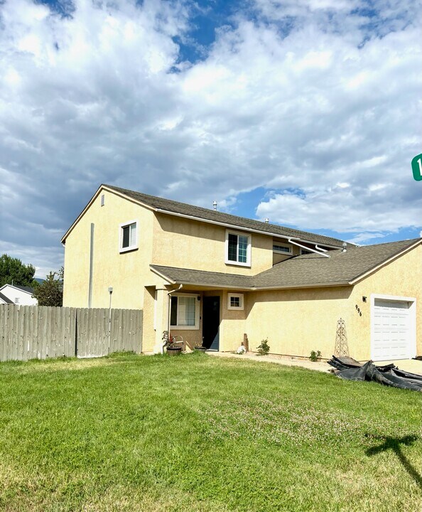 996 W Greenslake Dr in Cedar City, UT - Building Photo
