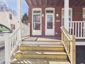 1703 Oakdale Ave in Richmond, VA - Foto de edificio - Building Photo