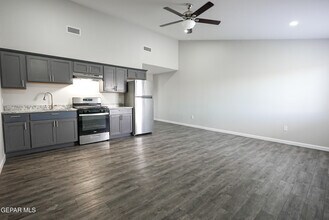 8761 Lawson St in El Paso, TX - Building Photo - Building Photo