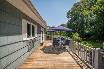 2 Victoria Dr in Manchester by the Sea, MA - Building Photo - Building Photo