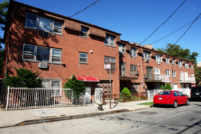 3828-3836 147th St in Flushing, NY - Foto de edificio - Building Photo