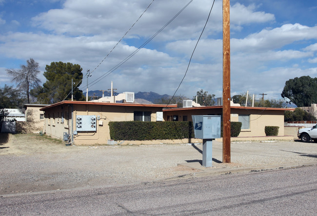 Willard Apartments in Tucson, AZ - Building Photo - Building Photo