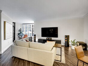 8100 E Union Ave, Unit 201 in Denver, CO - Building Photo - Building Photo