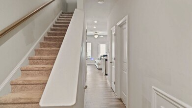 585 McWilliams Rd SE in Atlanta, GA - Building Photo - Building Photo