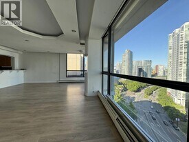 1177 Pacific Blvd in Vancouver, BC - Building Photo