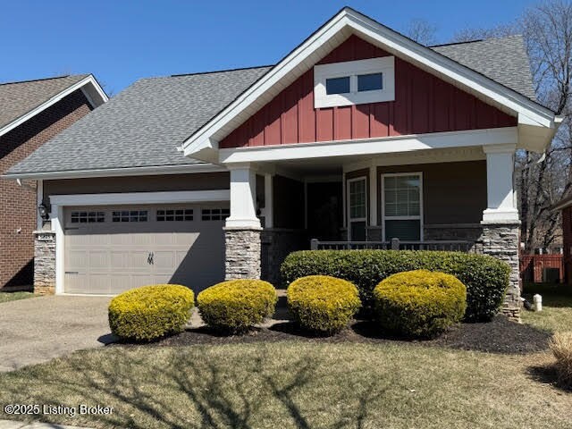 5205 Rock Water Dr in Louisville, KY - Foto de edificio