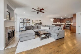 1506 N Sedgwick St, Unit 3S in Chicago, IL - Foto de edificio - Building Photo