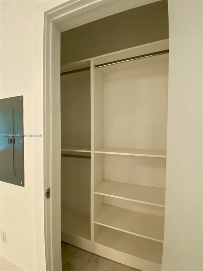 1201 Pennsylvania Ave in Miami Beach, FL - Building Photo - Building Photo